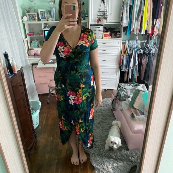 Popular Basics Tropical Faux-Wrap Maxi Dress – Size M - Picture 4 of 10